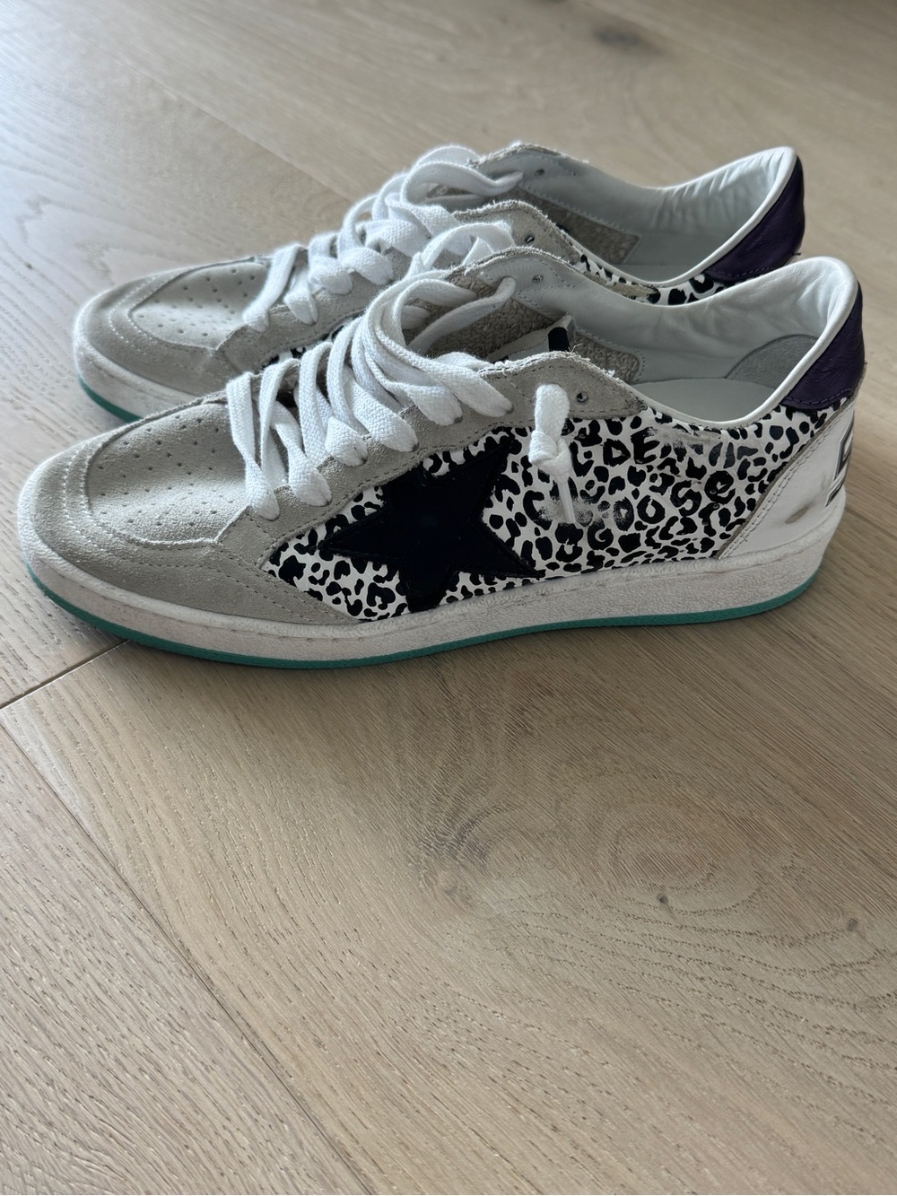 Golden Goose White Suede Sneakers with Black Star and Speckled Panels - Picture 3 of 7